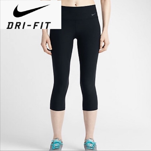 Nike Pants - NWT✔️Nike✔️ black capris